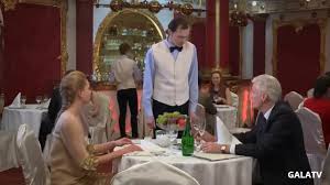 INTERCAMBIEN SUS ANILLOS